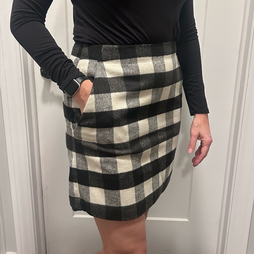 LOFT Black and Cream Plaid Pencil Skirt